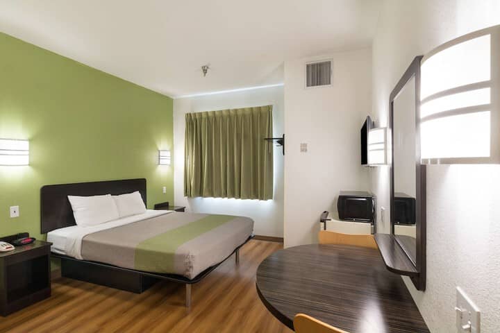 Room 11 of 29