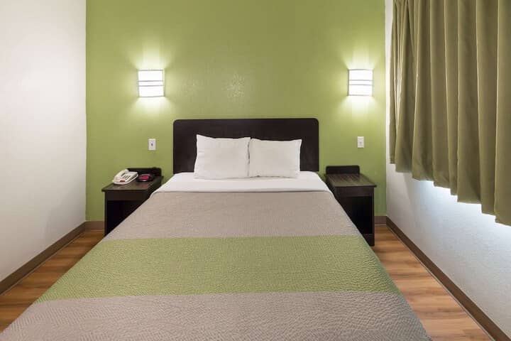 Room 9 of 29